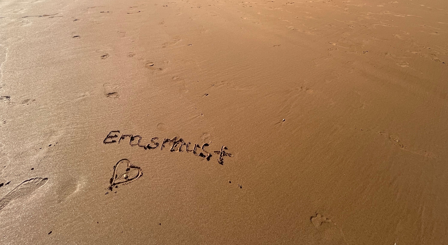 Erasmus+ im Sand am Strand
