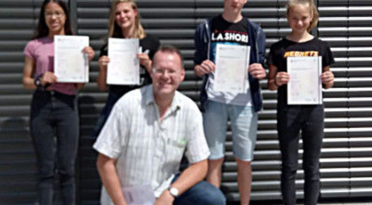 Herr Meier mit Ole Diekmann, Annika Dramburg, Genia Poluda und Maria Suarez