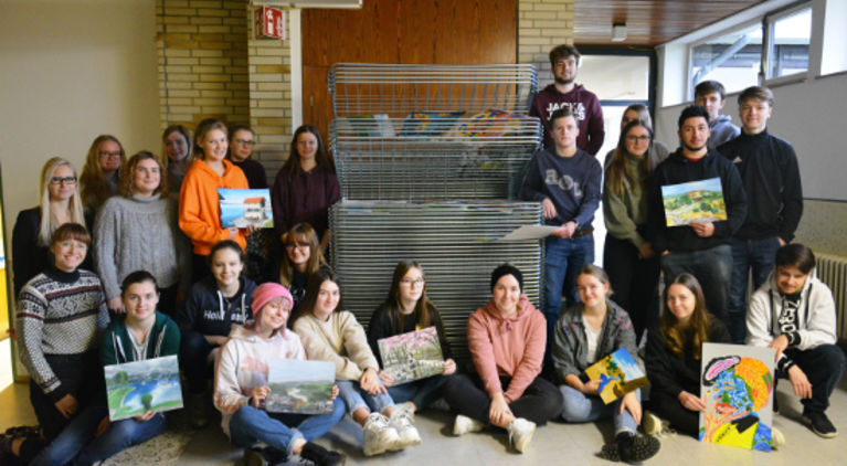 Der neue Stapeltrockner Q2-Kunstkurs vor dem neuen Trockner