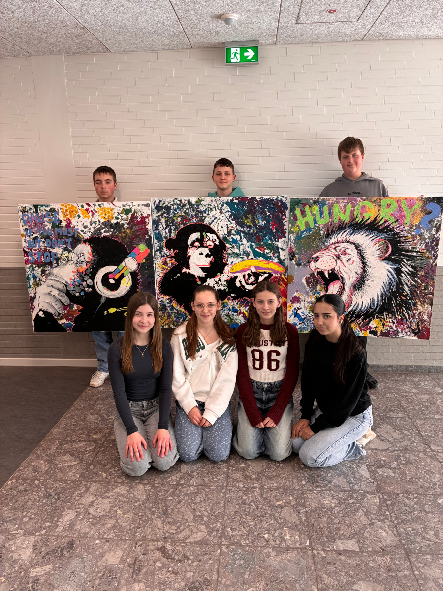 Die Künstler*innen präsentieren ihr Werk