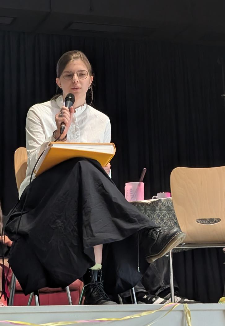 Lotta Göke als Anne